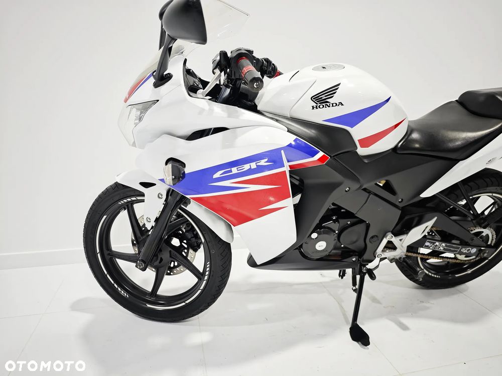 Honda CBR - 13