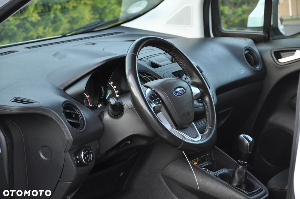Ford Transit Courier Basis - 21