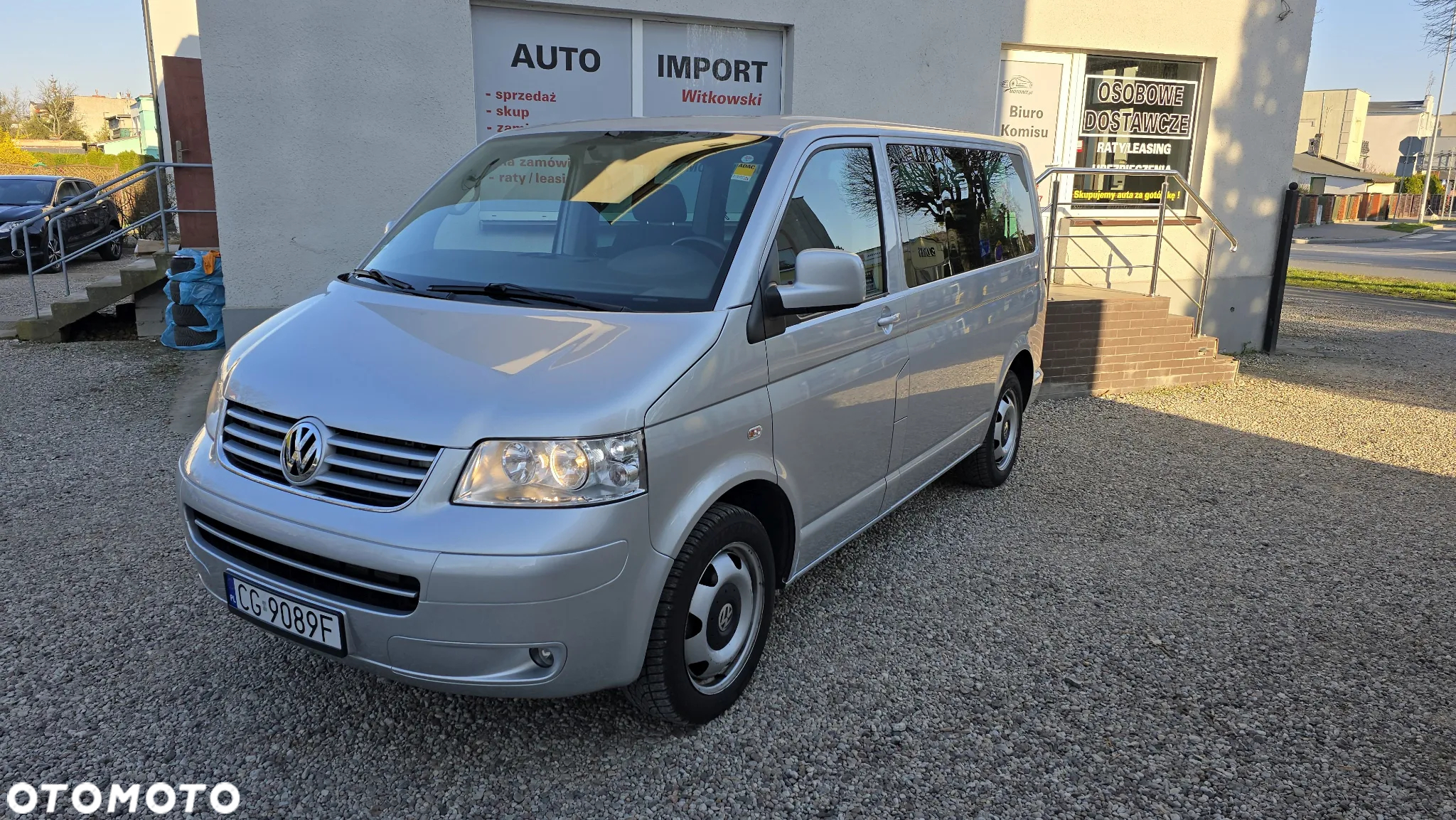 Volkswagen Caravelle - 2
