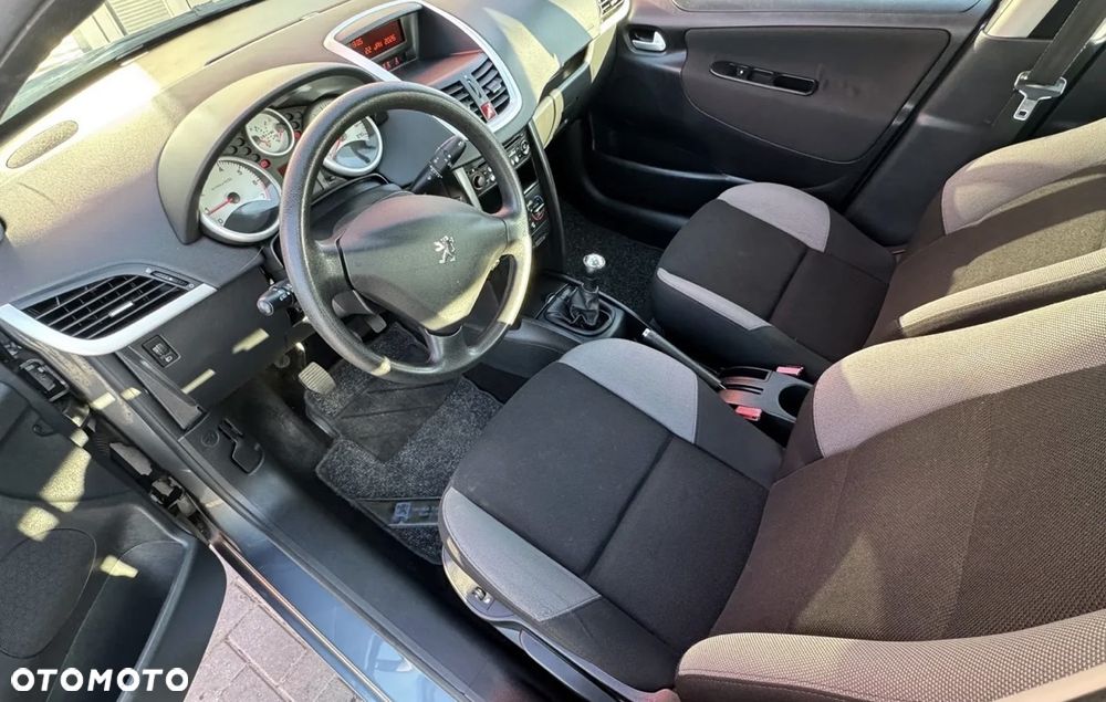 Peugeot 207 - 9