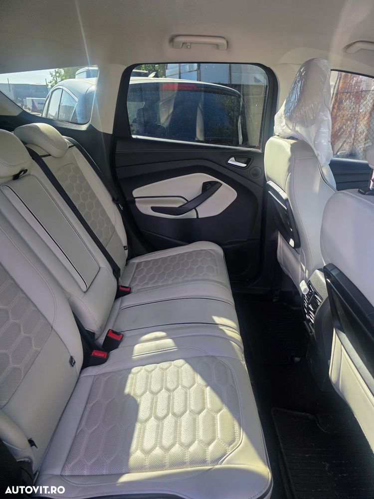 Ford Kuga 2.0 TDCi 4WD Powershift Vignale - 2