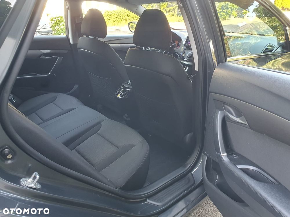 Hyundai i40 Kombi blue 1.6 Trend - 14