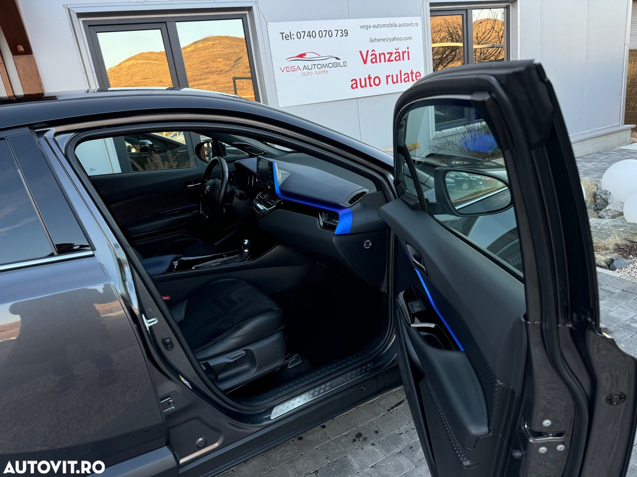 Toyota C-HR 2.0 HSD 184 CP 4x2 CVT C-ult Style bi-tone - 8