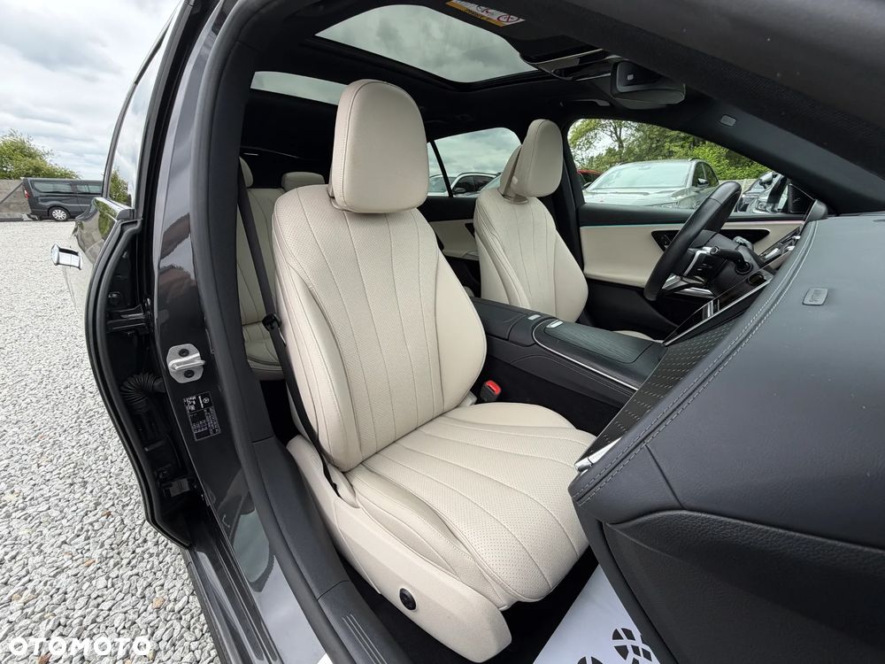 Mercedes-Benz Klasa E 220 d mHEV AMG 9G-Tronic - 36