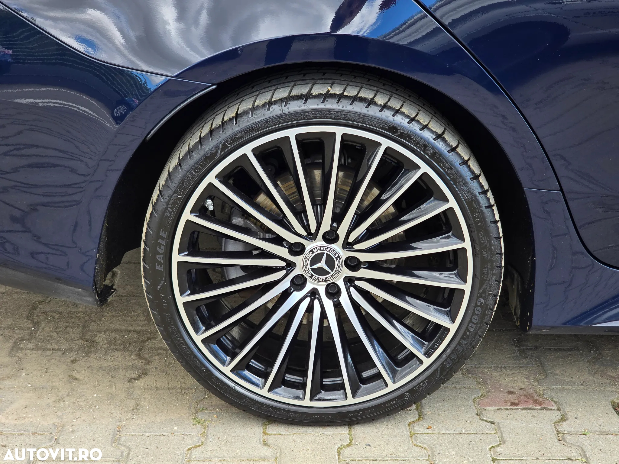 Mercedes-Benz CLS 400 d 4MATIC Aut - 35