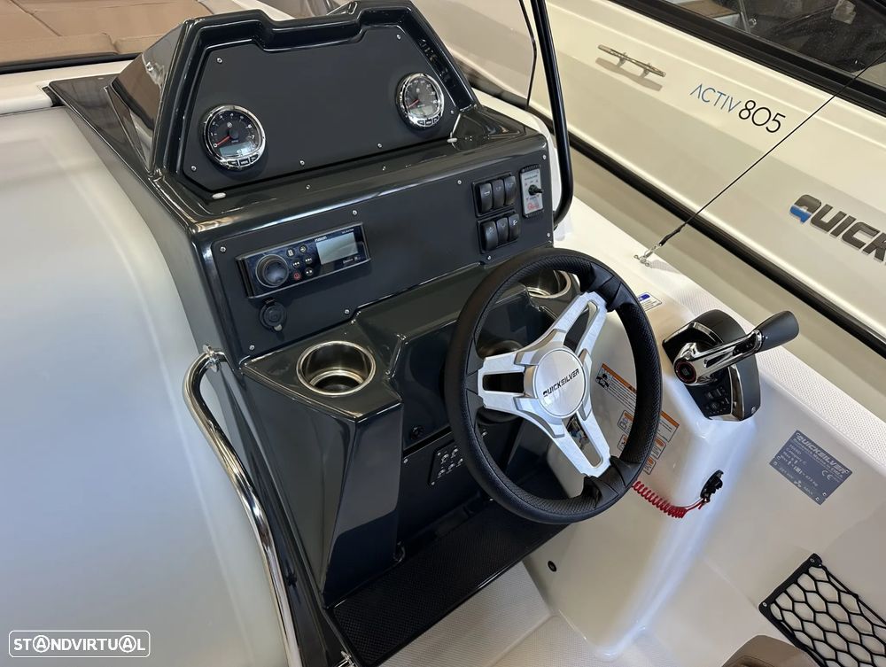 Quicksilver Activ 755 Sundeck - 21