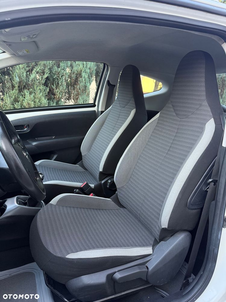 Toyota Aygo x-play - 11