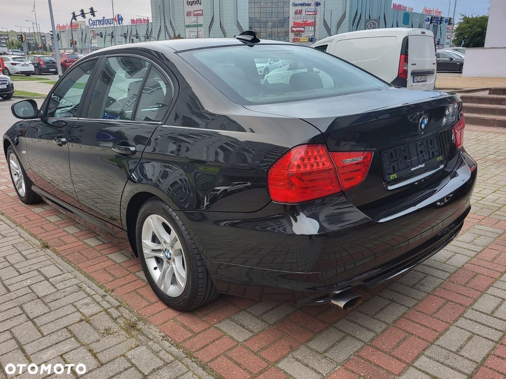 BMW Seria 3 318i Edition Sport - 11