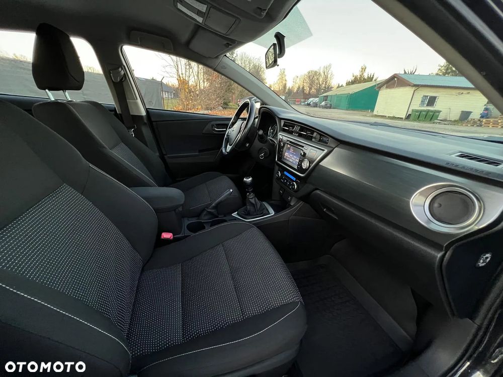 Toyota Auris 1.6 Dynamic - 17