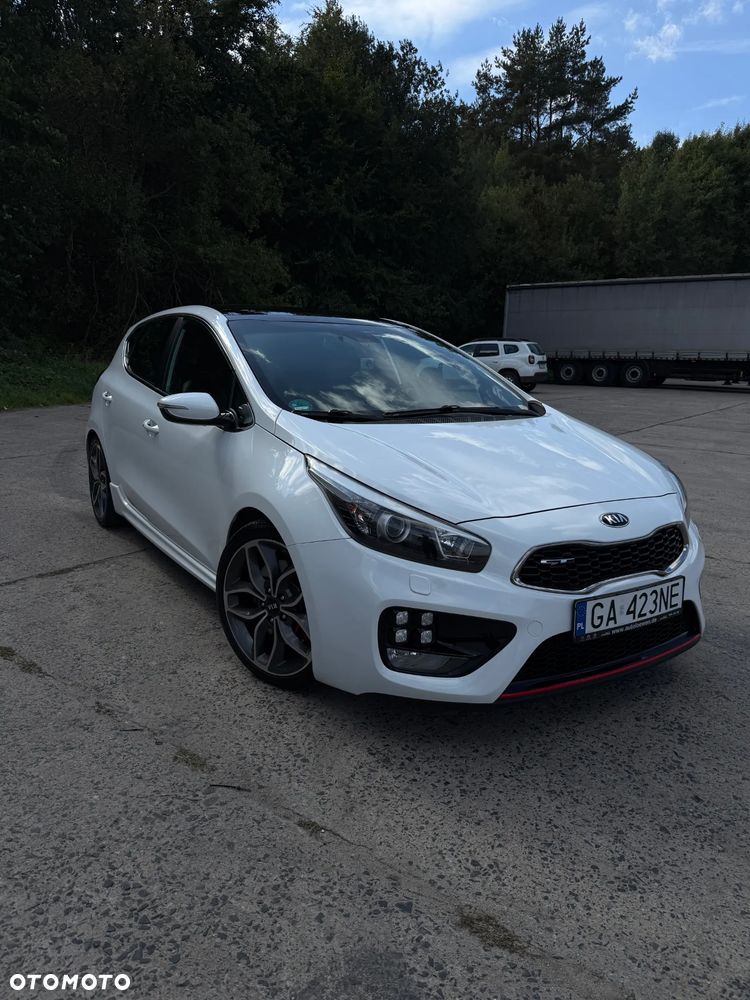 Kia Ceed - 11