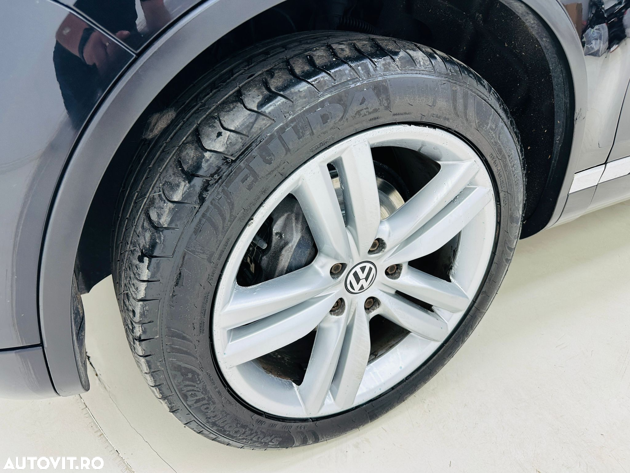Volkswagen Touareg - 14