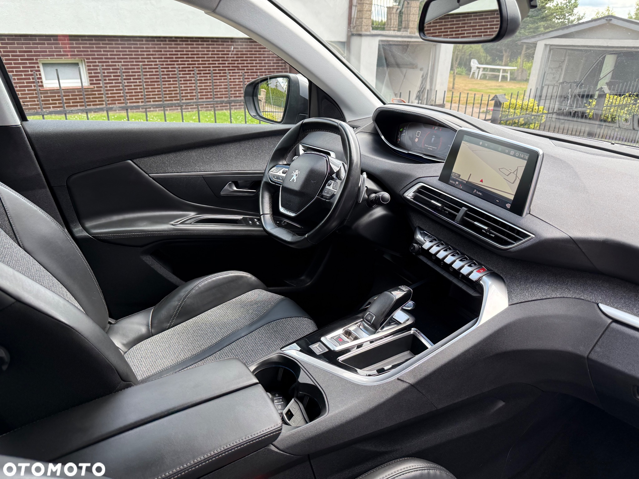 Peugeot 3008 1.2 PureTech Allure S&S EAT6 - 17