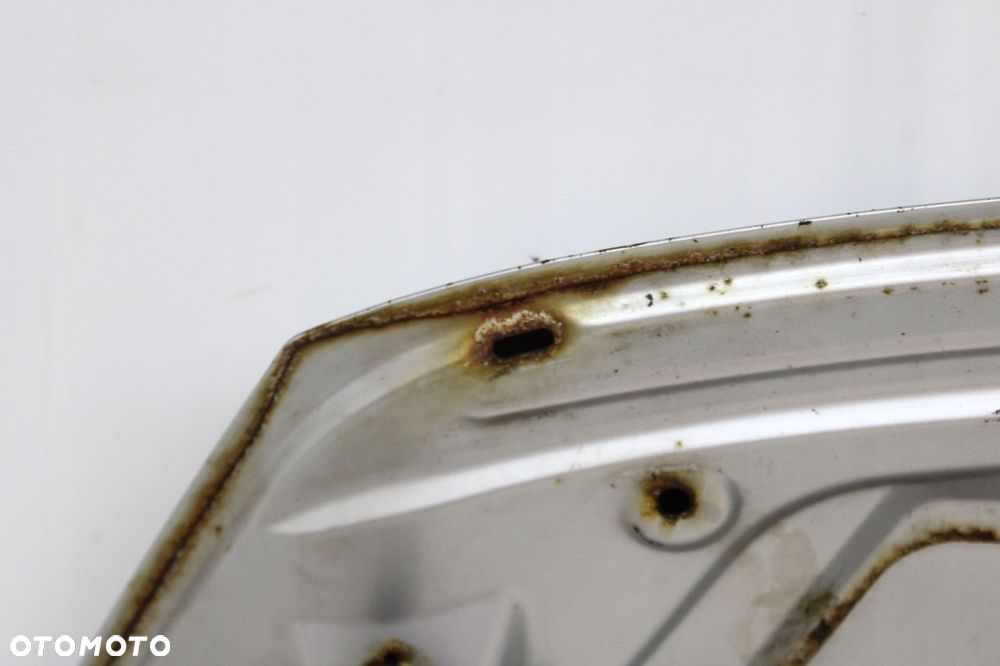 FORD FIESTA MK7 2008R- MASKA POKRYWA SILNIKA 69 - KOD LAKIERU - 11