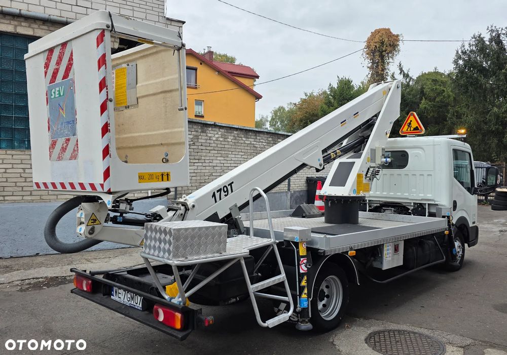 Nissan Cabstar - 5