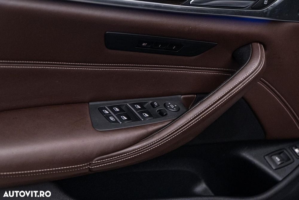 BMW Seria 5 530e iPerformance Aut. Luxury Line - 31