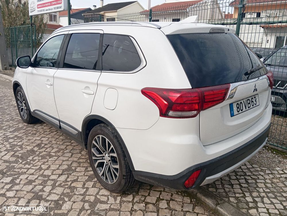 Mitsubishi Outlander 2.2 DI-D Intense - 3