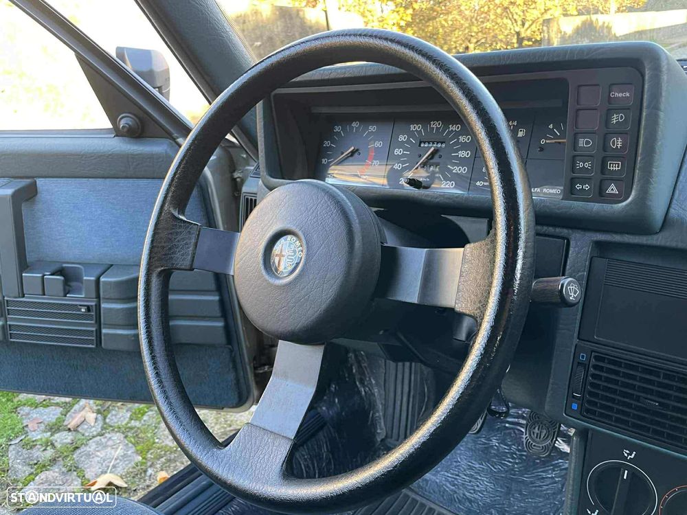 Alfa Romeo 90 2.0 S - 19