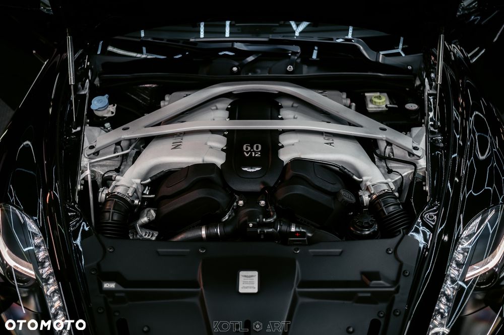 Aston Martin DB9 - 37