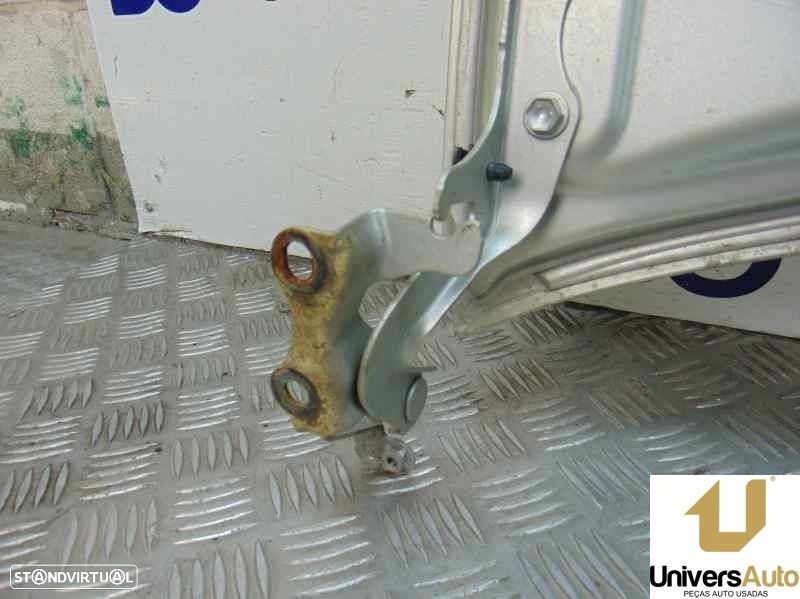 CAPÔ TOYOTA COROLLA VERSO 2004 -PLATA - 3