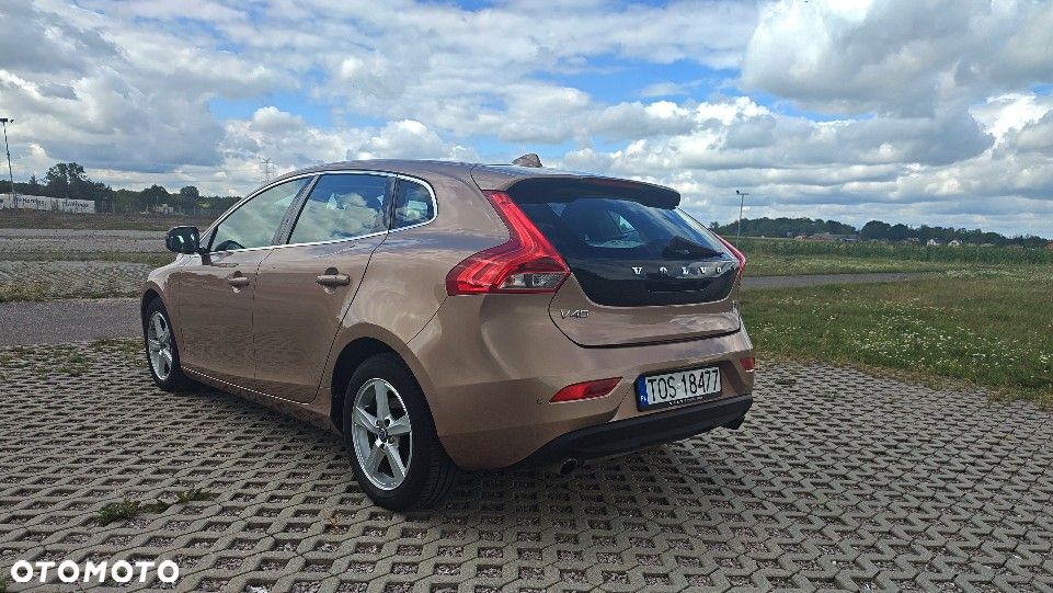 Volvo V40 T3 Momentum - 4