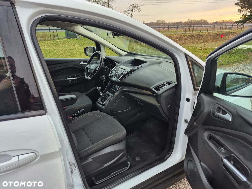 Ford Grand C-MAX - 33