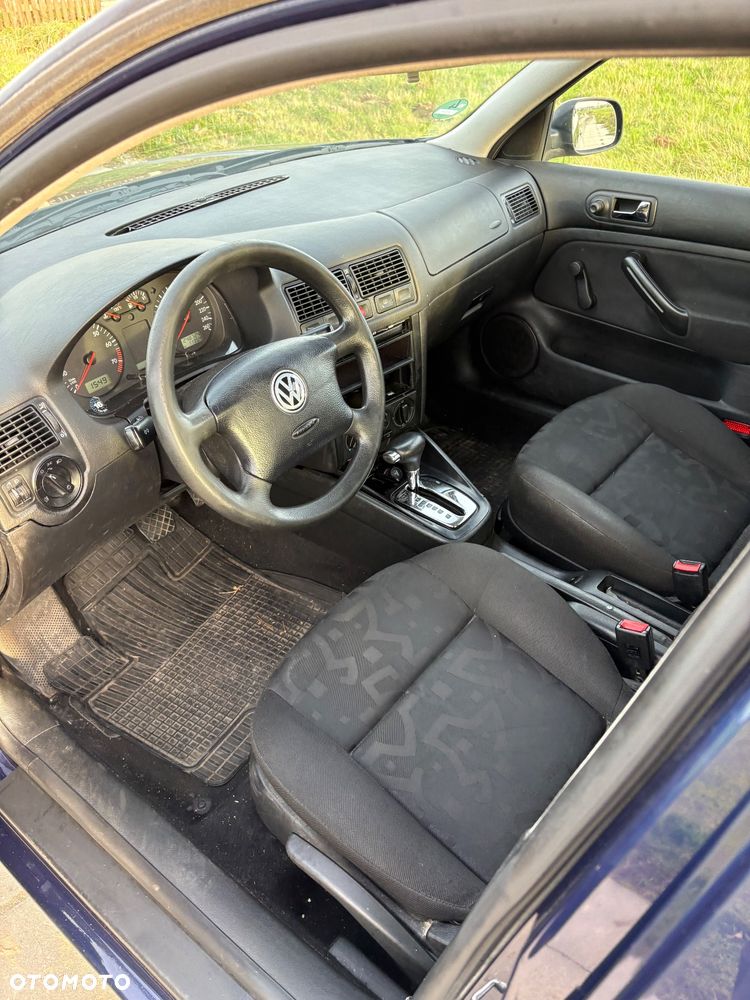 Volkswagen Golf - 11