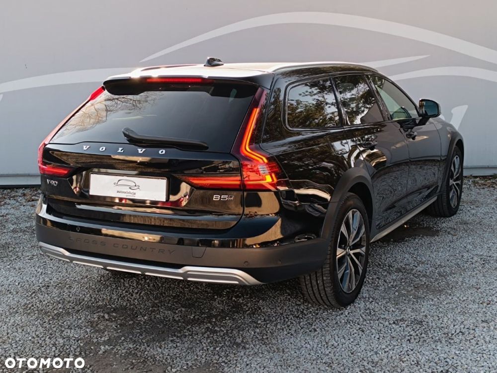 Volvo V90 Cross Country - 14