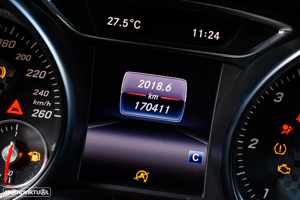 Mercedes-Benz A 180 d AMG Line — fotografia 15
