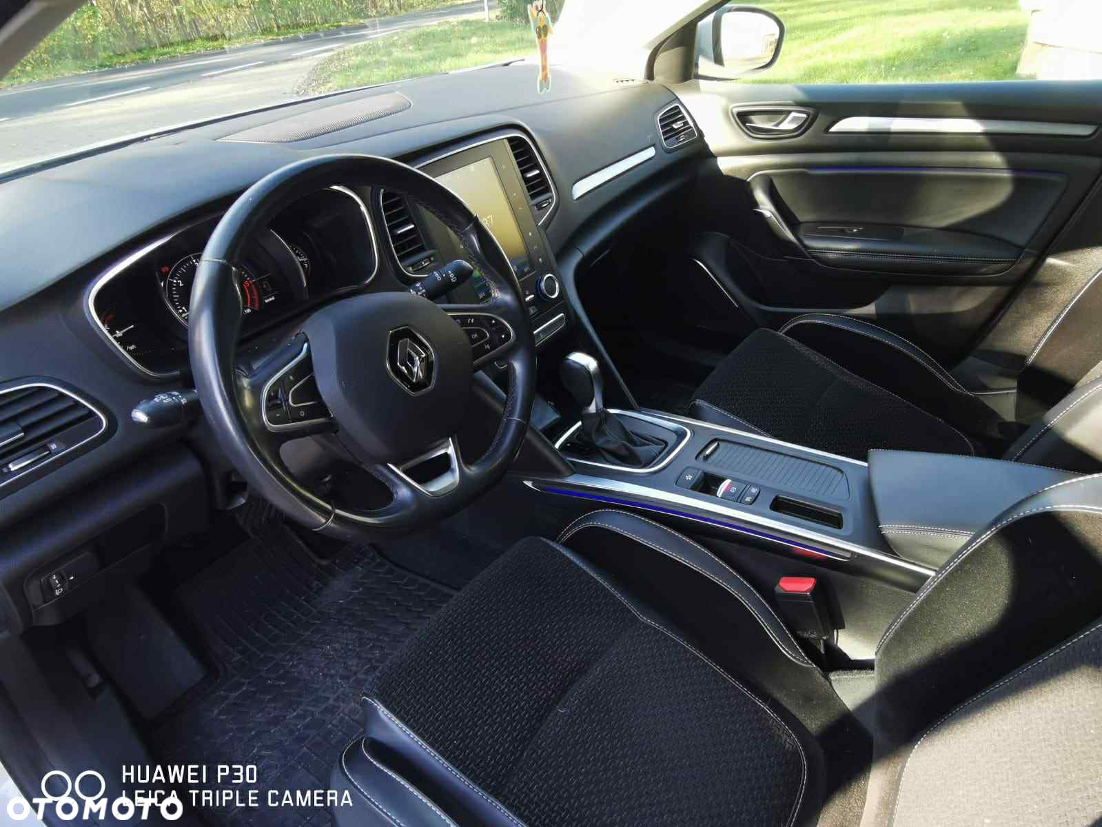Renault Megane 1.5 Blue dCi Techno EDC - 7