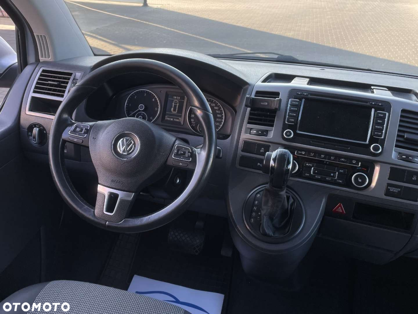 Volkswagen Caravelle - 22