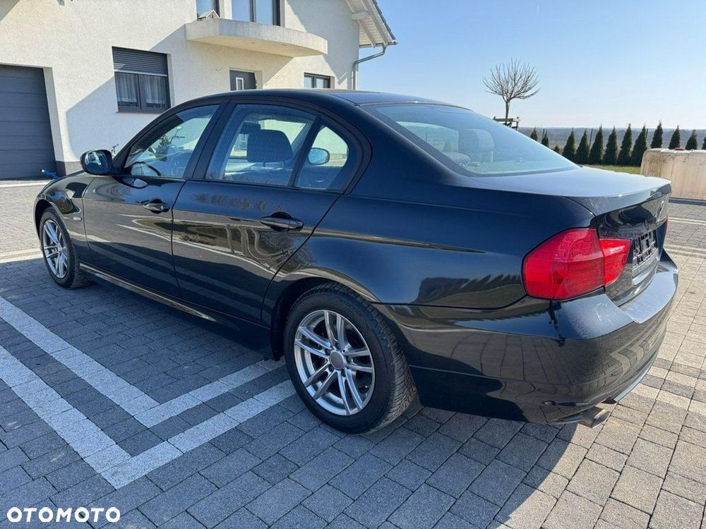 BMW Seria 3 318d DPF Edition Lifestyle - 13