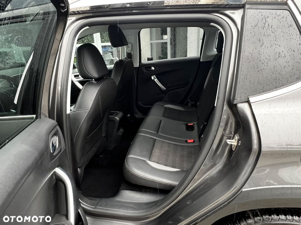Peugeot 2008 - 12