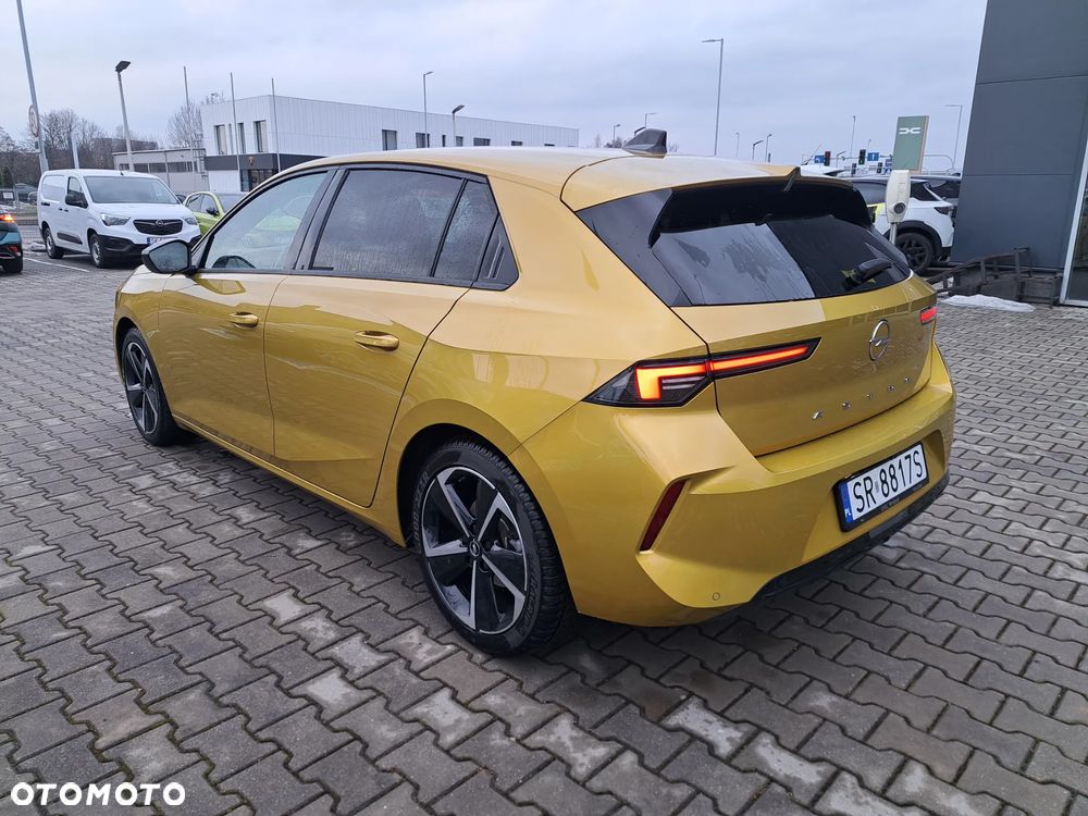 Opel Astra 1.2 T Elegance S&S - 4