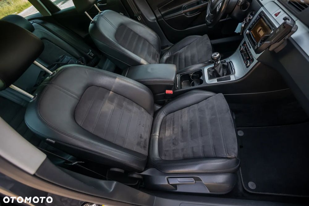 Volkswagen Passat 2.0 TDI Highline - 20