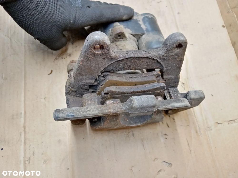 Zacisk hamulcowy lewy tył tylny Audi A6 C6 - 7