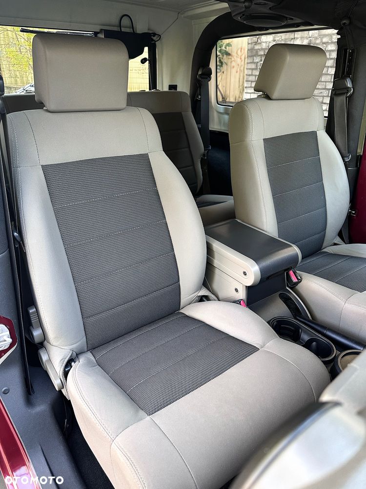 Jeep Wrangler - 9