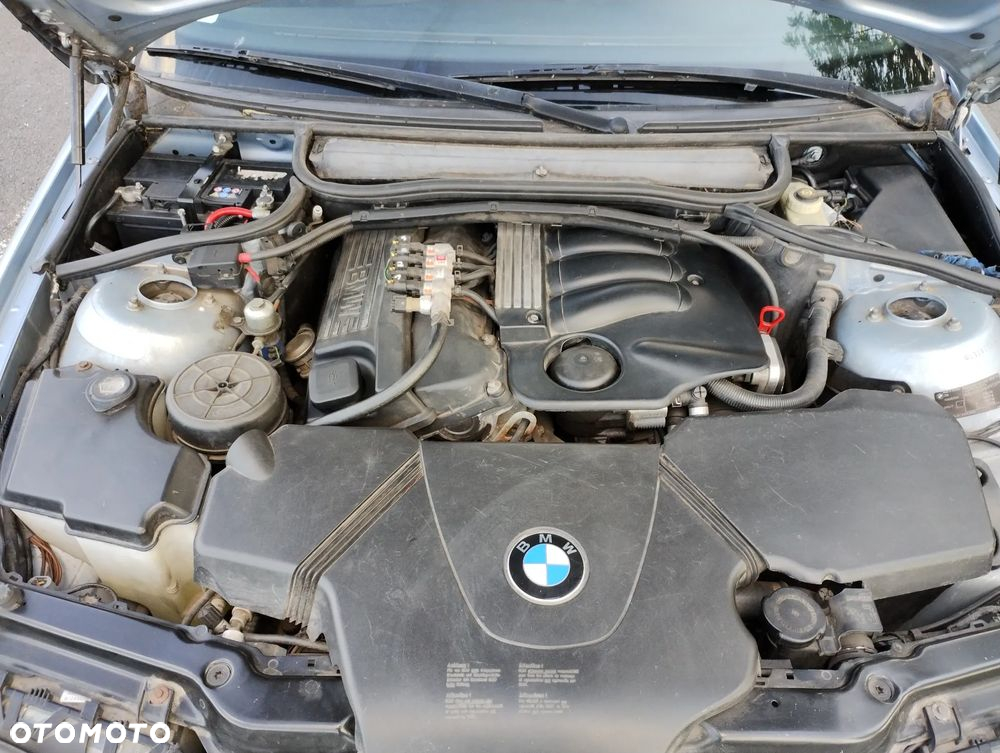 BMW Seria 3 318i - 14