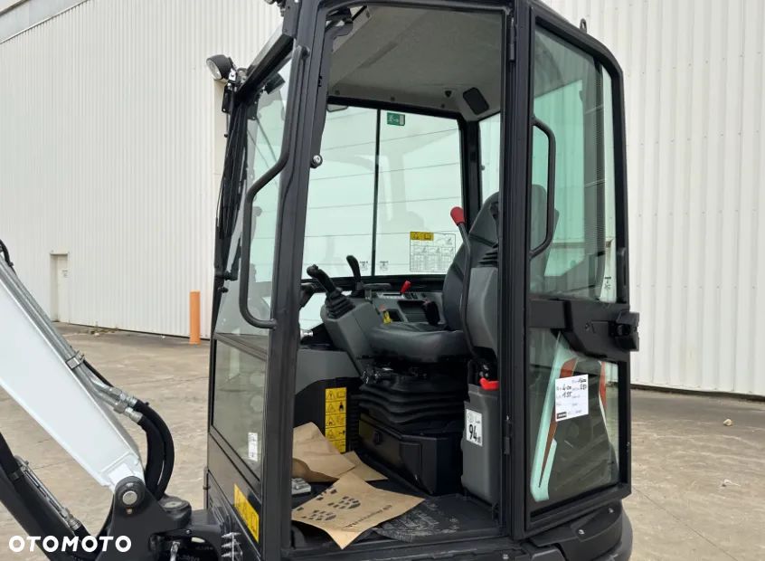 Bobcat E27 - 4