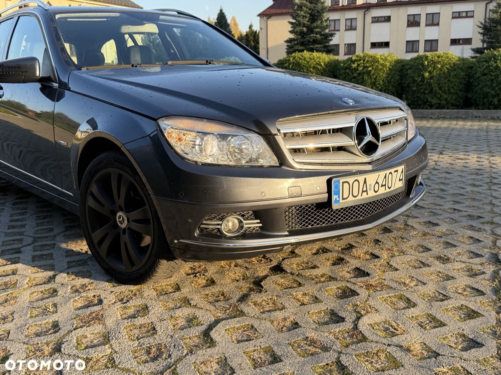 Mercedes-Benz C-Class 2010 photo 4