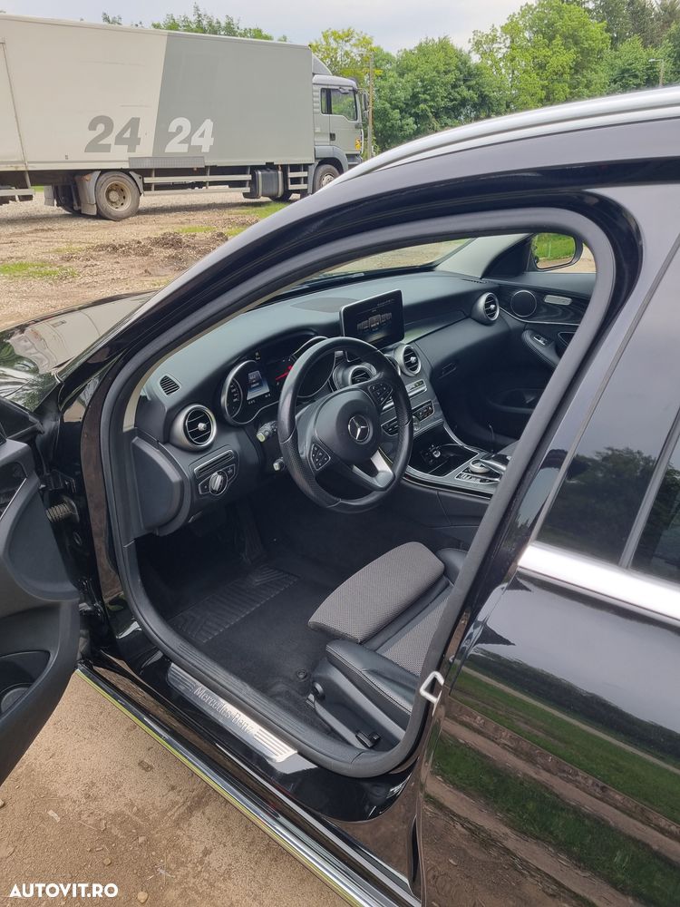 Mercedes-Benz C - 12