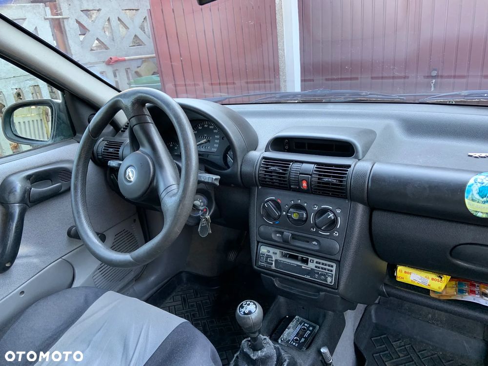 Opel Corsa - 8