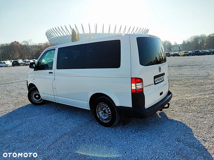 Volkswagen Caravelle - 7