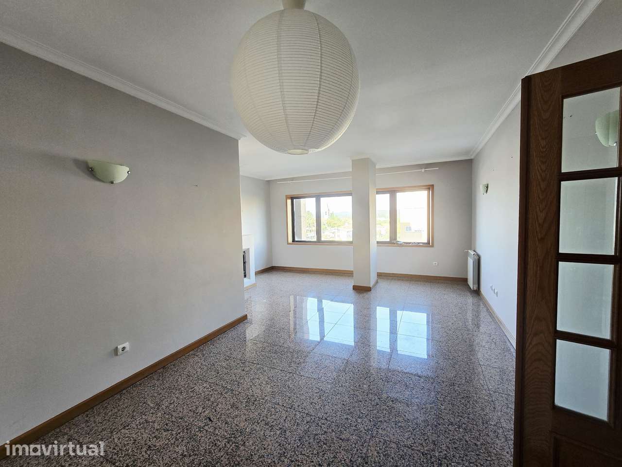 Apartamento T2 com garagem na Maia, pronto a habitar - Grande imagem: 3/14