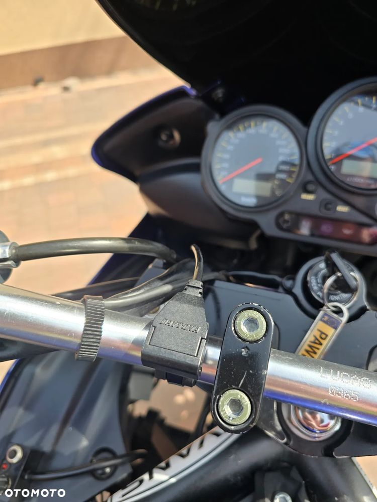 Yamaha FZS - 12