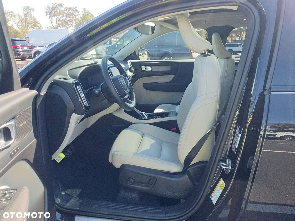 Volvo XC 40 B5 AWD Ultimate Dark - 7