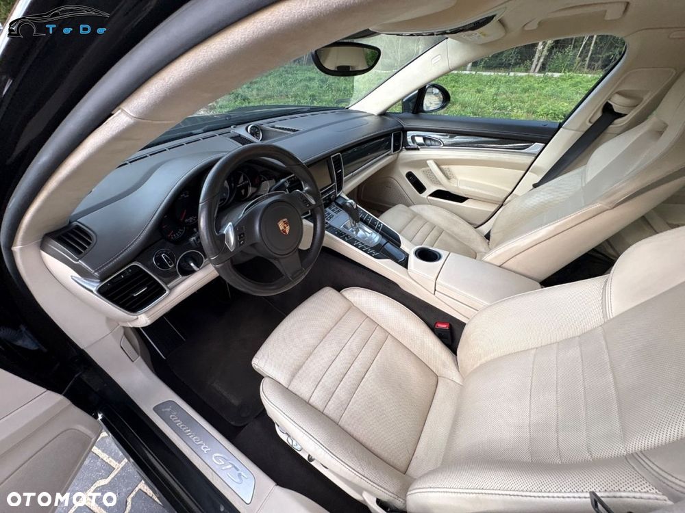 Porsche Panamera - 24