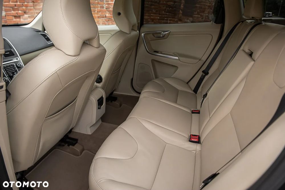 Volvo XC 60 D4 Geartronic Momentum - 25