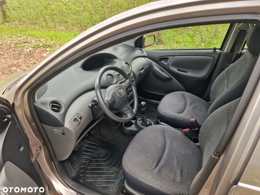Toyota Yaris - 6