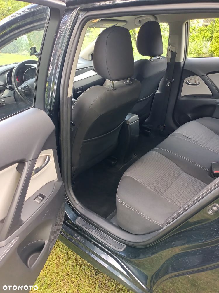 Toyota Avensis - 13