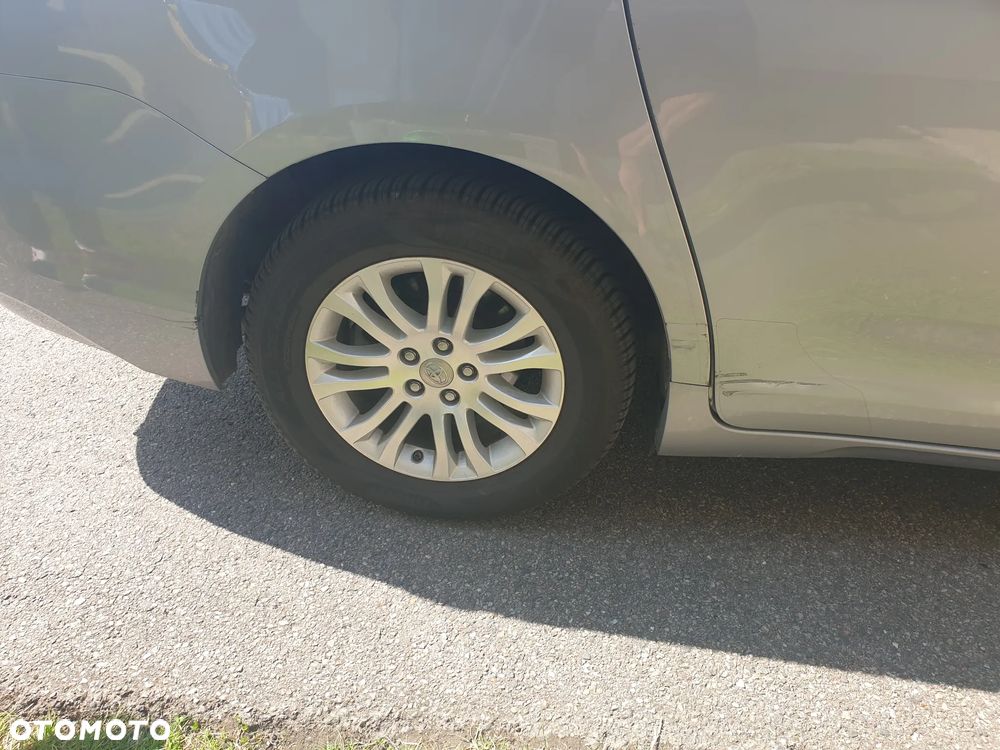 Toyota Sienna 3.5 V6 - 12
